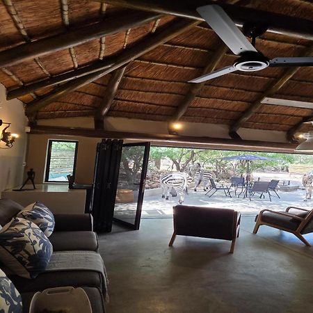 Croc Orvyll'S Kruger Lodge Marloth Park Dış mekan fotoğraf